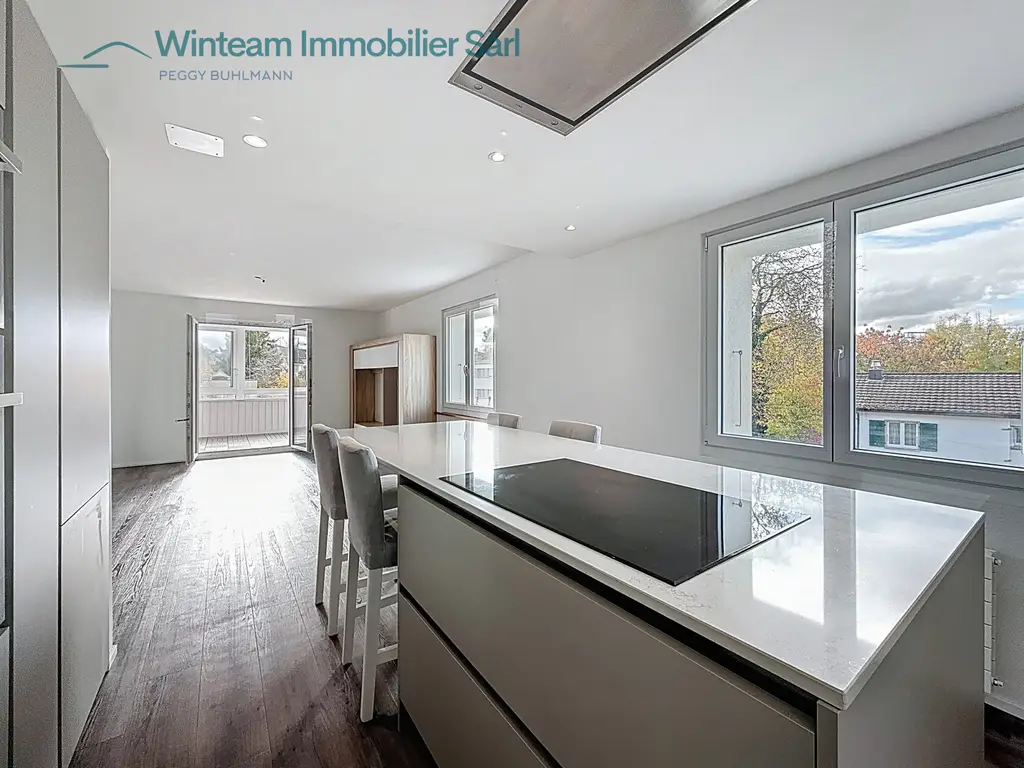 Nouveau sur le marché: 3,5 p rénové au charme unique, véranda et jardin exclusif &#8211; à Givisiez