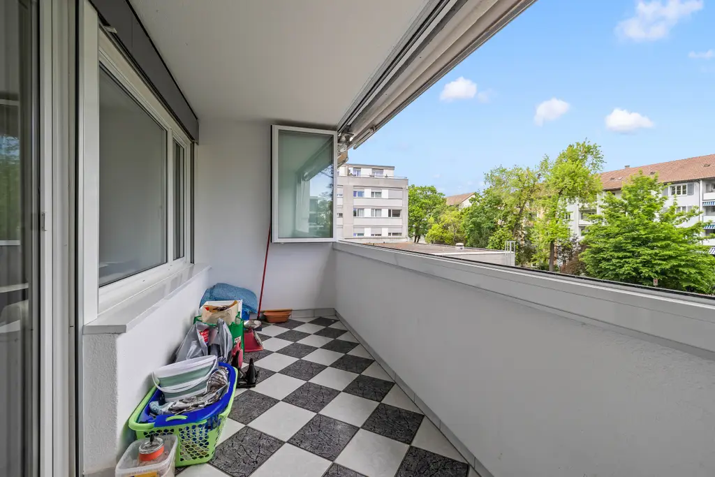 Modern, zentral und 2 Einstellhallenplätze inklusive