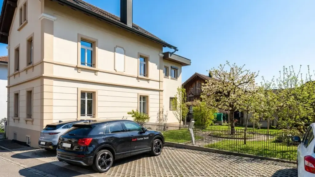 AN RUHIGER LAGE INKLUSIVE PARKPLATZ