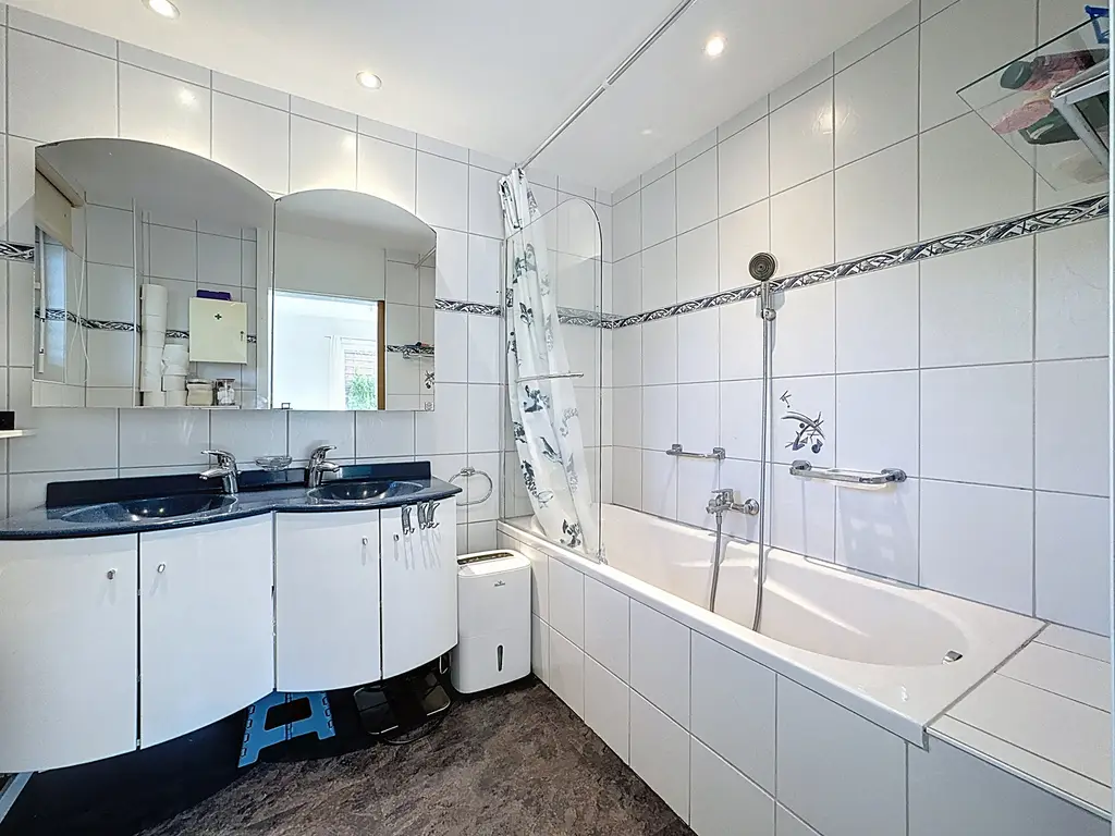 Spacieux et lumineux 4.5 pièces au rez-de-chaussée avec jardin privé