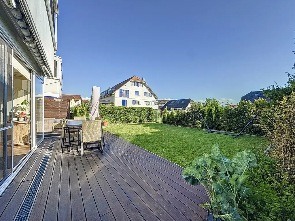 Spacieux et lumineux 4.5 pièces au rez-de-chaussée avec jardin privé