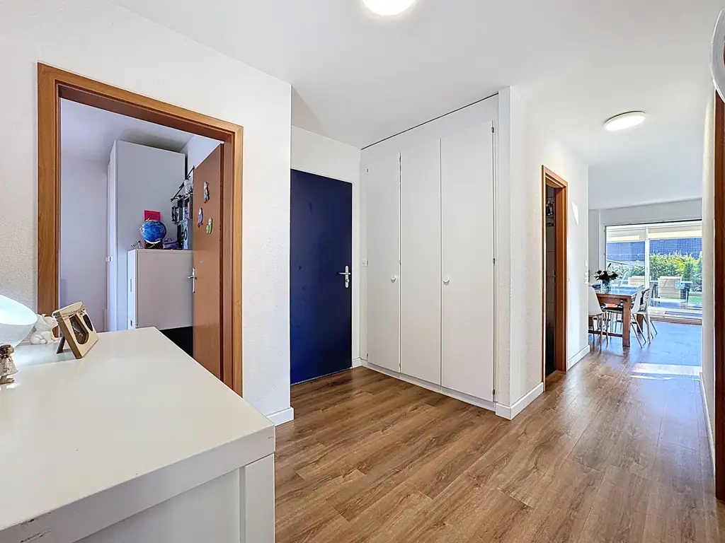 Spacieux et lumineux 4.5 pièces au rez-de-chaussée avec jardin privé