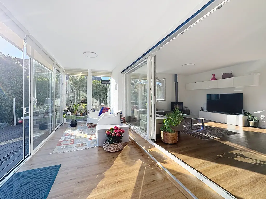 Spacieux et lumineux 4.5 pièces au rez-de-chaussée avec jardin privé
