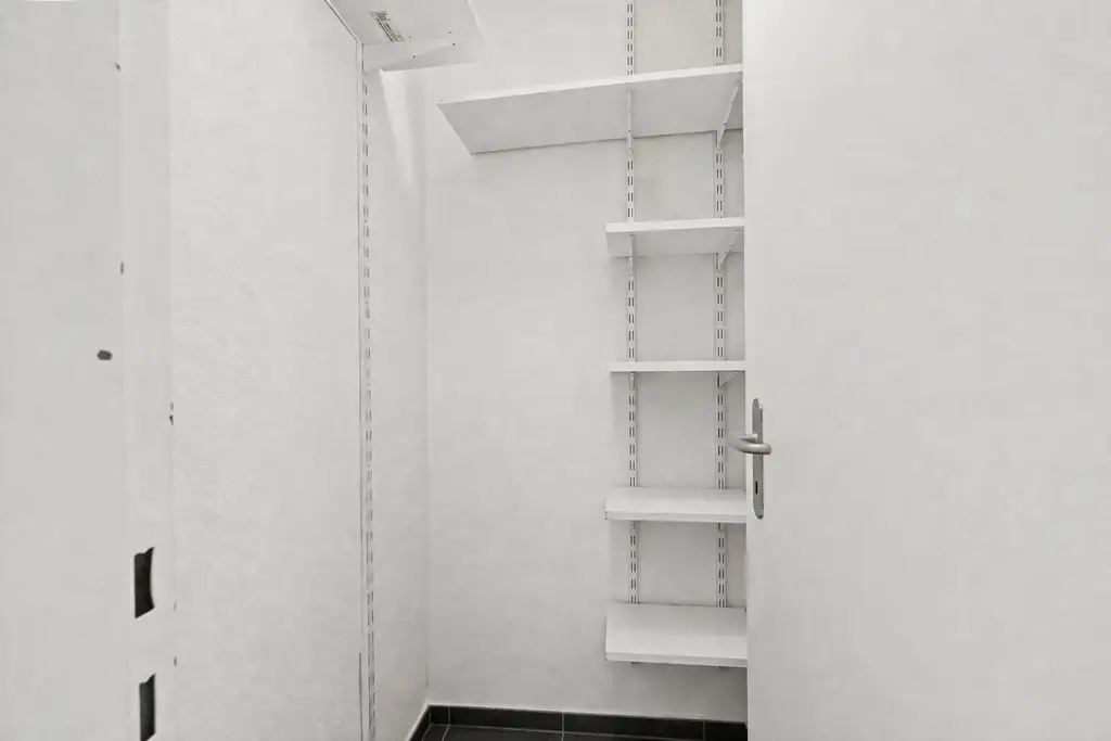 Modern, zentral und 2 Einstellhallenplätze inklusive