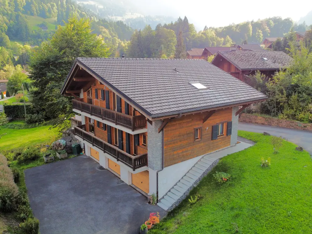 VENTE EN RESIDENCE SECONDAIRE &#8211; APPARTEMENT 4.5 pièces avec terrasse