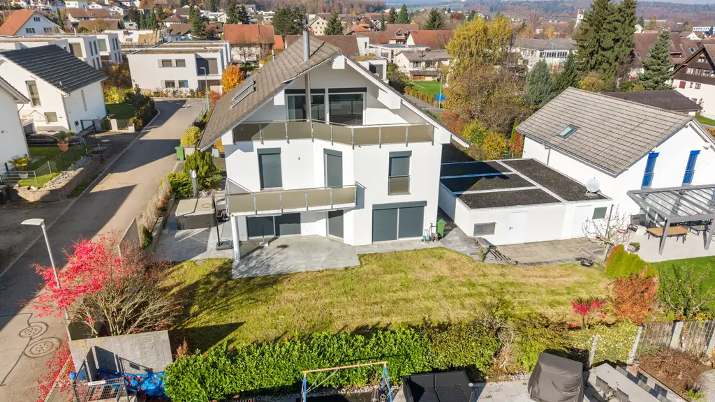 Luxus-Einfamilienhaus mit XXL-Raumangebot und privatem Aussenwhirlpool