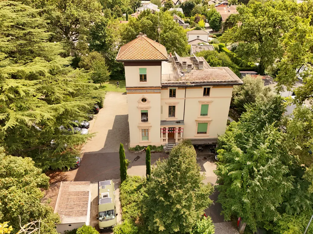 Rare, maison de maître d’exception – 3 appartements de prestige avec terrasse panoramique et parc arboré