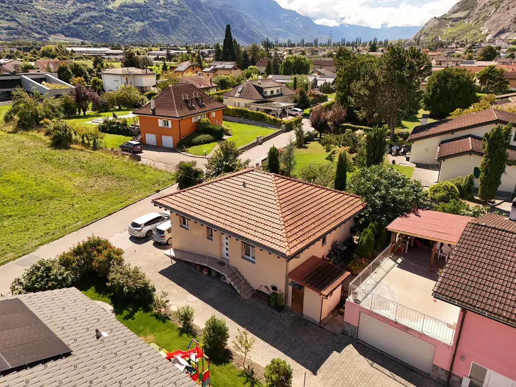 Un petit coin de paradis à Vétroz – Maison individuelle avec jardin méditerranéen