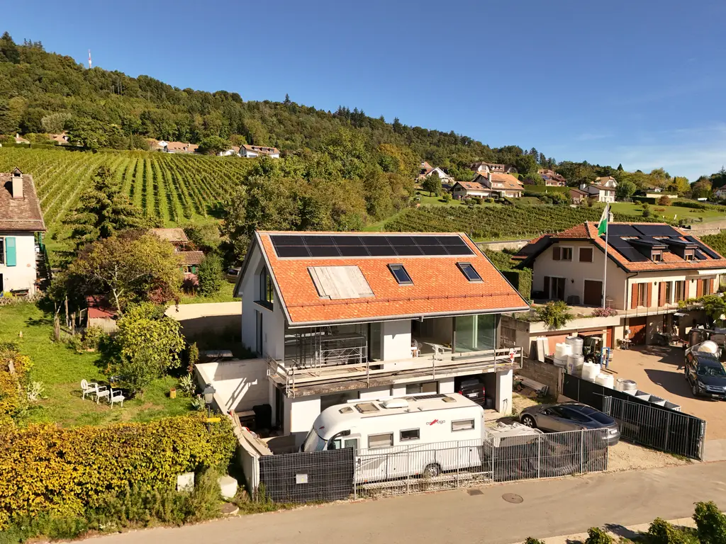Villa neuve haut de gamme : 360 m² de lumière et de prestige face au lac et aux Alpes, à vous de choisir les finitions &#8230;