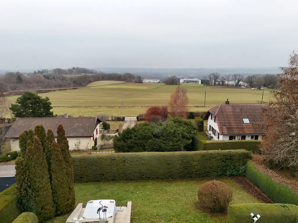 Villa Individuelle avec studio indépendant • Vue Lac &amp; Alpes • Jacuzzi pour des Instants d’Exception