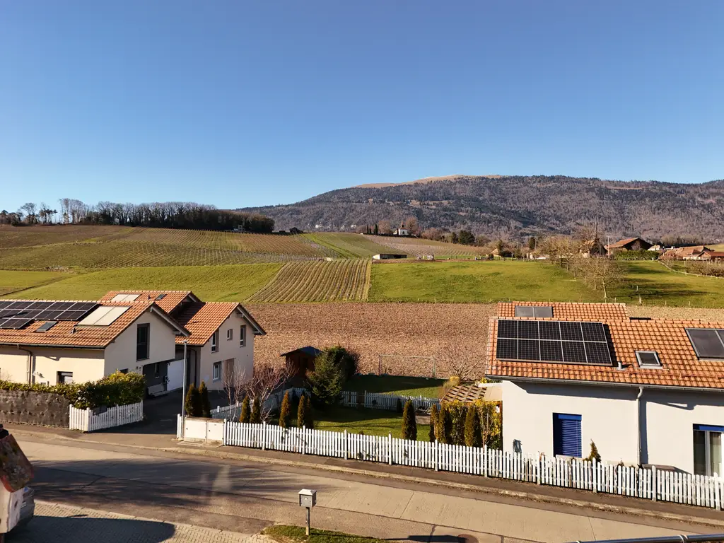 Maison individuelle d’exception – Autonomie énergétique, volumes généreux et cadre idyllique