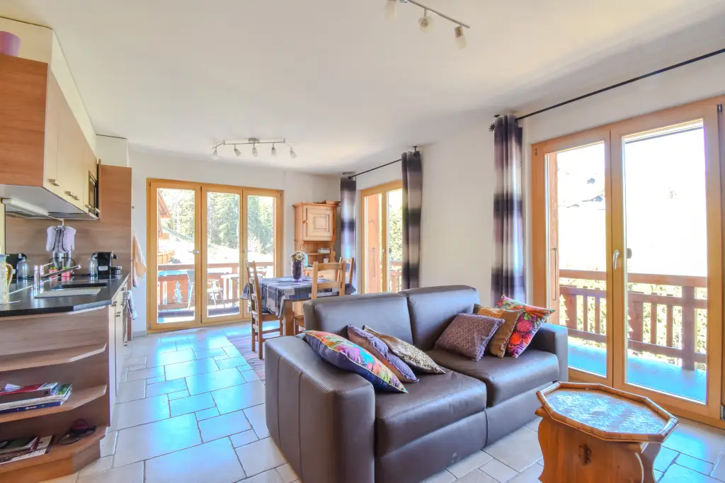 Champéry (Rumières) &#8211; 3.5 pièces lumineux avec grand balcon, résidence secondaire OK !