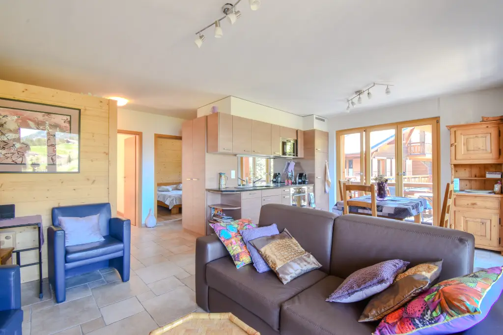 Champéry (Rumières) &#8211; 3.5 pièces lumineux avec grand balcon, résidence secondaire OK !