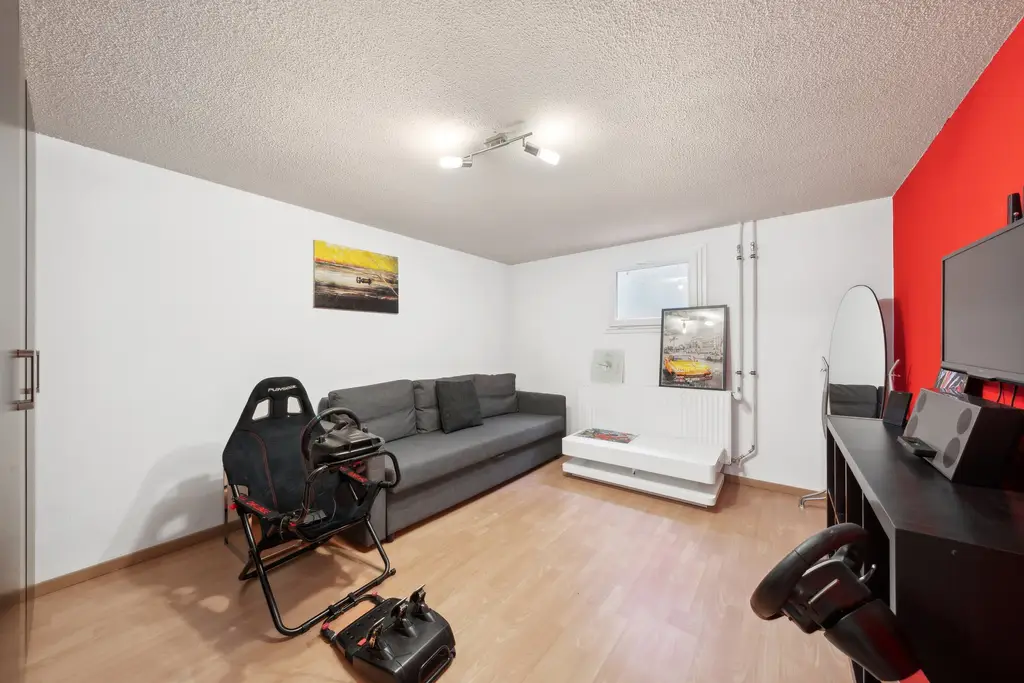 Coup de coeur pour cette magnifique maison individuelle de 5,5 pièces dans un quartier résidentiel prisé, grand jardin (parcelle de 1013 m2)