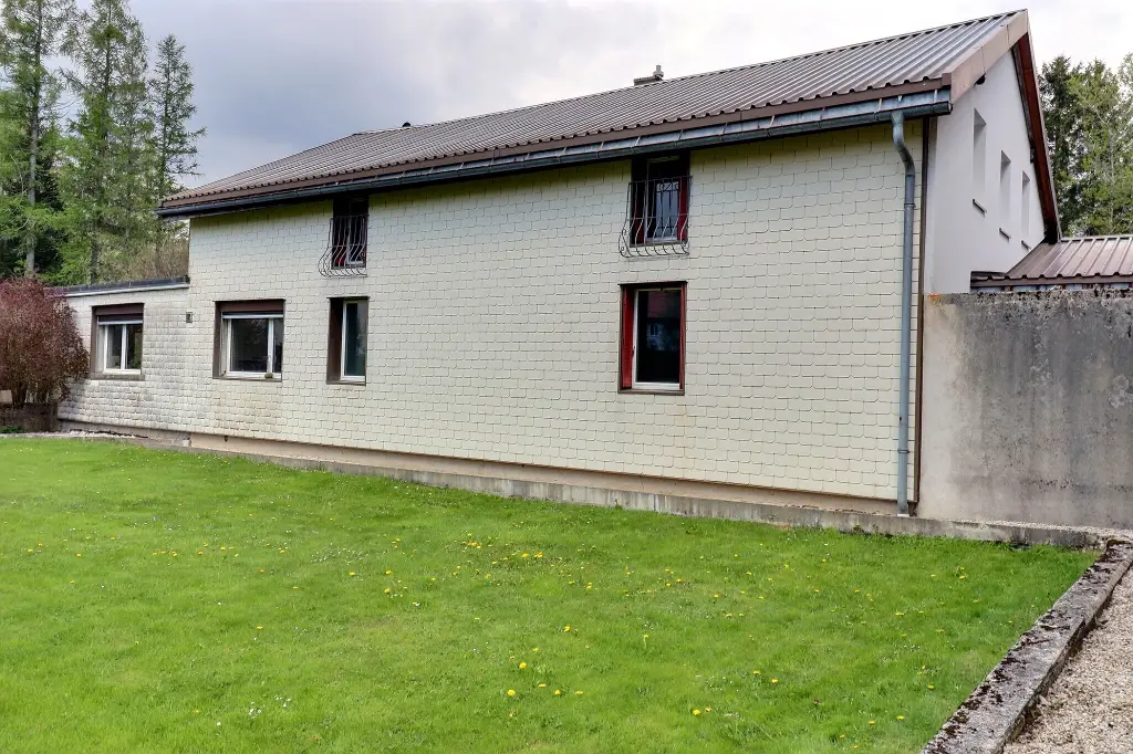 À vendre – Propriété de 600m2 utile,  rare au cœur du Brassus, face à Audemars Piguet Potentiel constructible