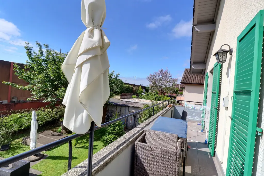 Maison individuelle divisée en deux appartements de 3.5 pièces