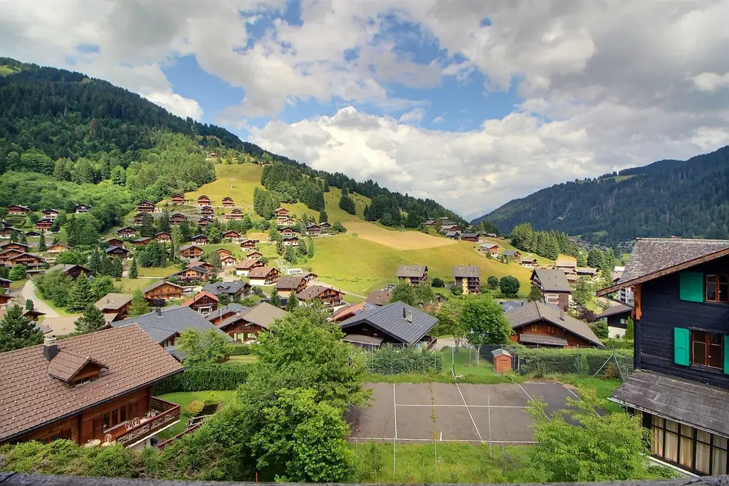 MAGNIFIQUE APPARTEMENT DE 4.5 PIÈCES AU COEUR DU VILLAGE DE MORGINS
