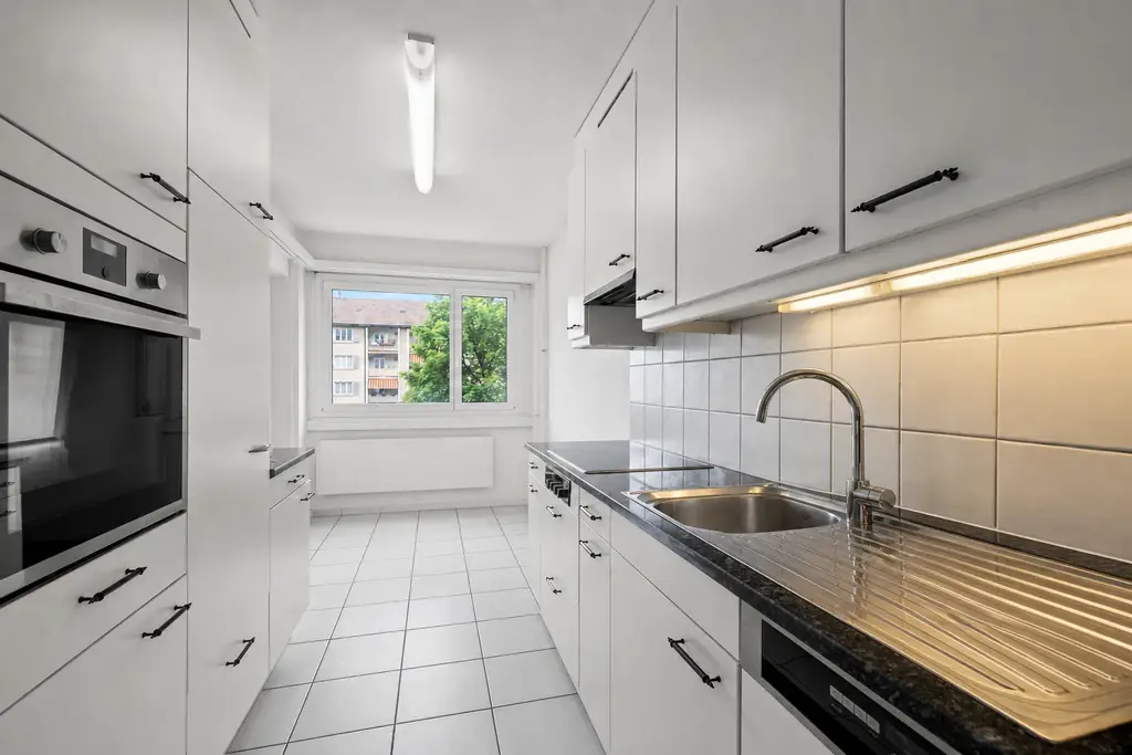 Modern, zentral und 2 Einstellhallenplätze inklusive