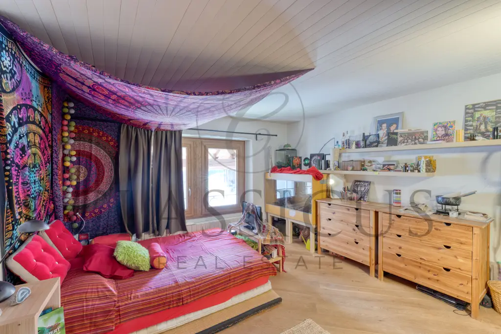Maison de caractère XVIIIe – 330 m², jardin arboré &#038; terrasse jacuzzi à Aire-la-Ville