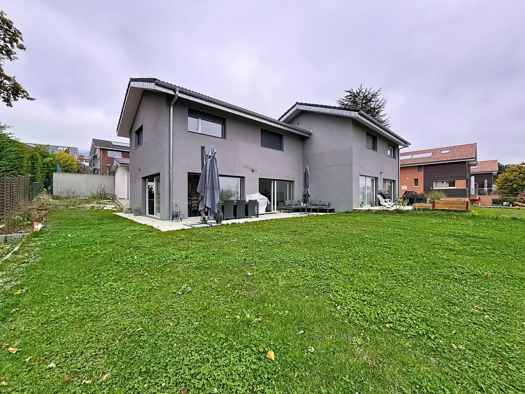 Superbe maison jumelle 4.5 p. – 139 m², plein sud, vue lac et montagnes – construction 2022