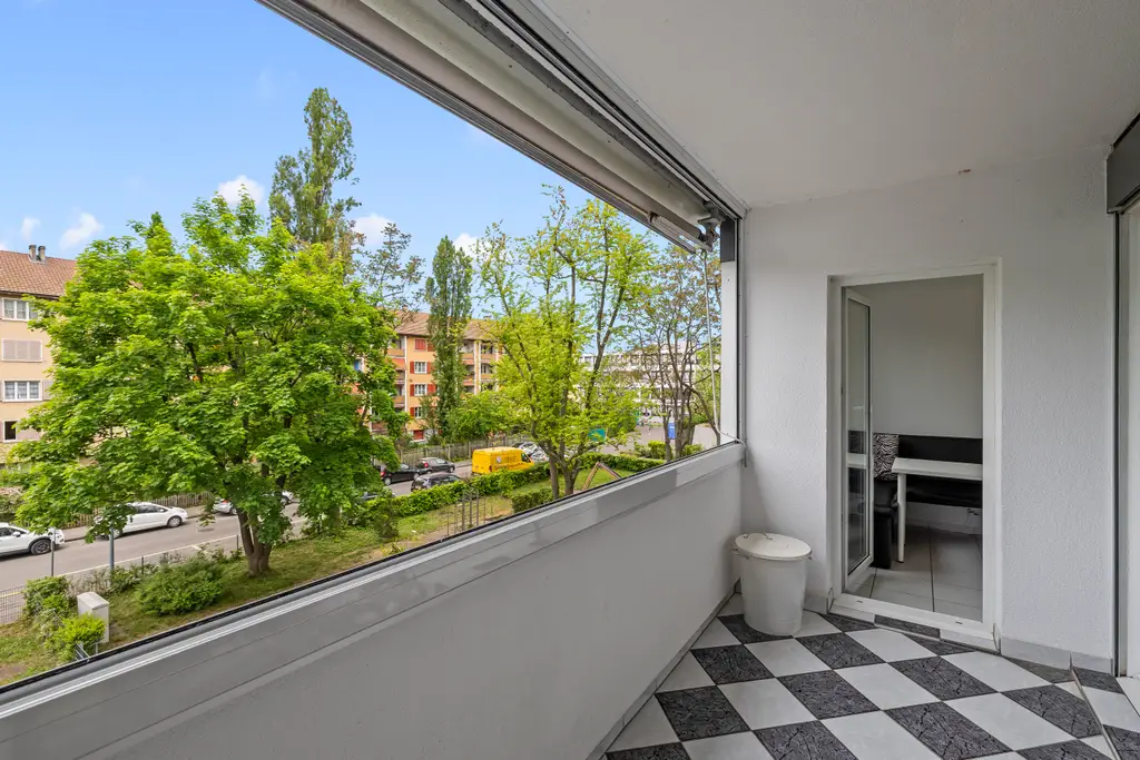Modern, zentral und 2 Einstellhallenplätze inklusive
