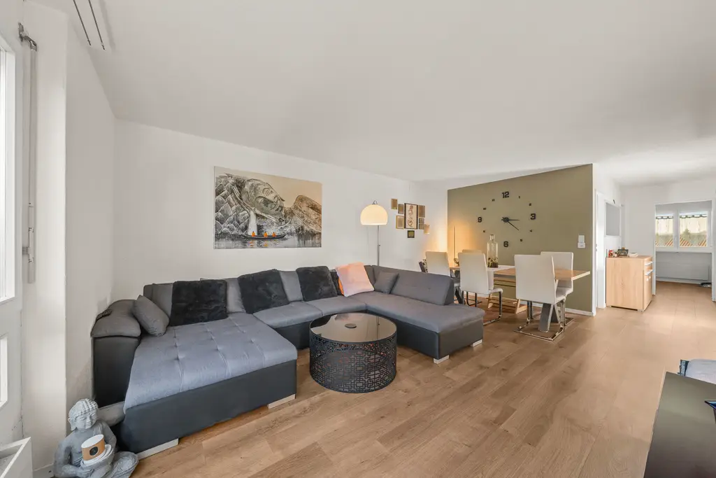 Nouveau sur le marché : magnifique appartement entièrement rénové de 4,5 pces avec balcon, en vente à Granges-Paccot