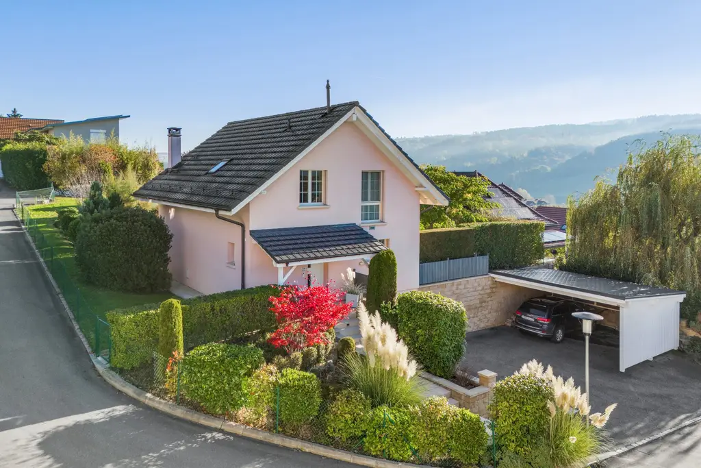 Coup de coeur pour cette magnifique maison individuelle de 5,5 pièces dans un quartier résidentiel prisé, grand jardin (parcelle de 1013 m2)