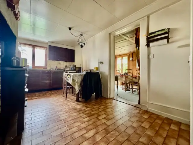Charmante maison individuelle à rénover aux Brenets