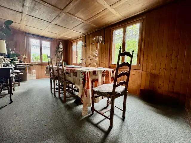 Charmante maison individuelle à rénover aux Brenets