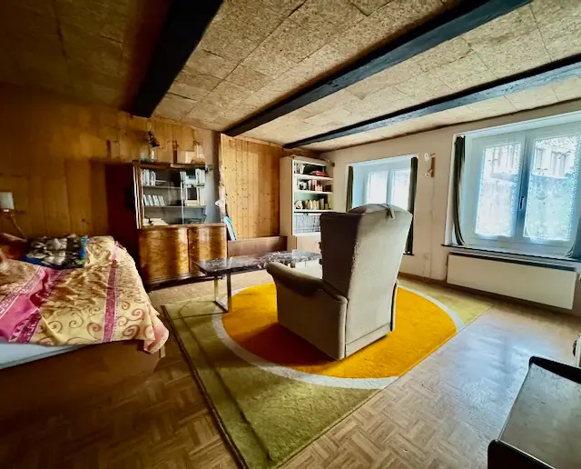 Charmante maison individuelle à rénover aux Brenets