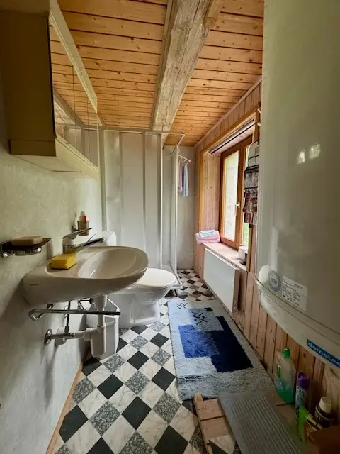Charmante maison individuelle à rénover aux Brenets