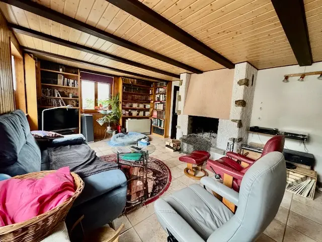 Charmante maison individuelle à rénover aux Brenets