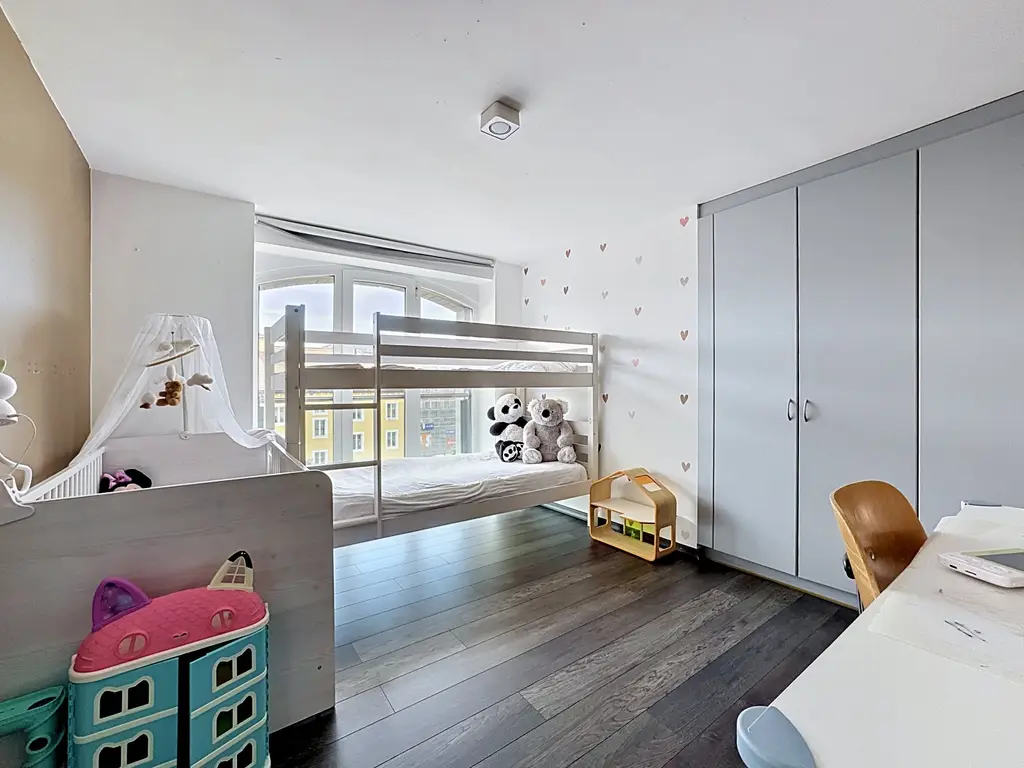Lumière, hauteur, caractère : un duplex pas comme les autres à La Chaux-de-Fonds