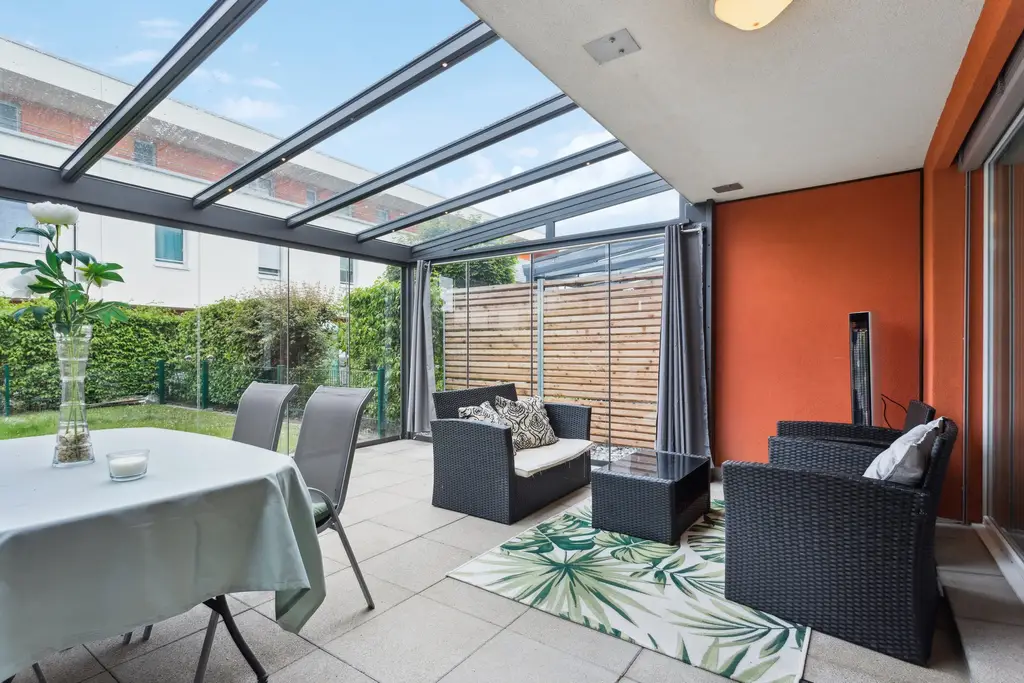 Magnifique duplex de 5,5 p avec véranda et jardin, comme dans votre maison