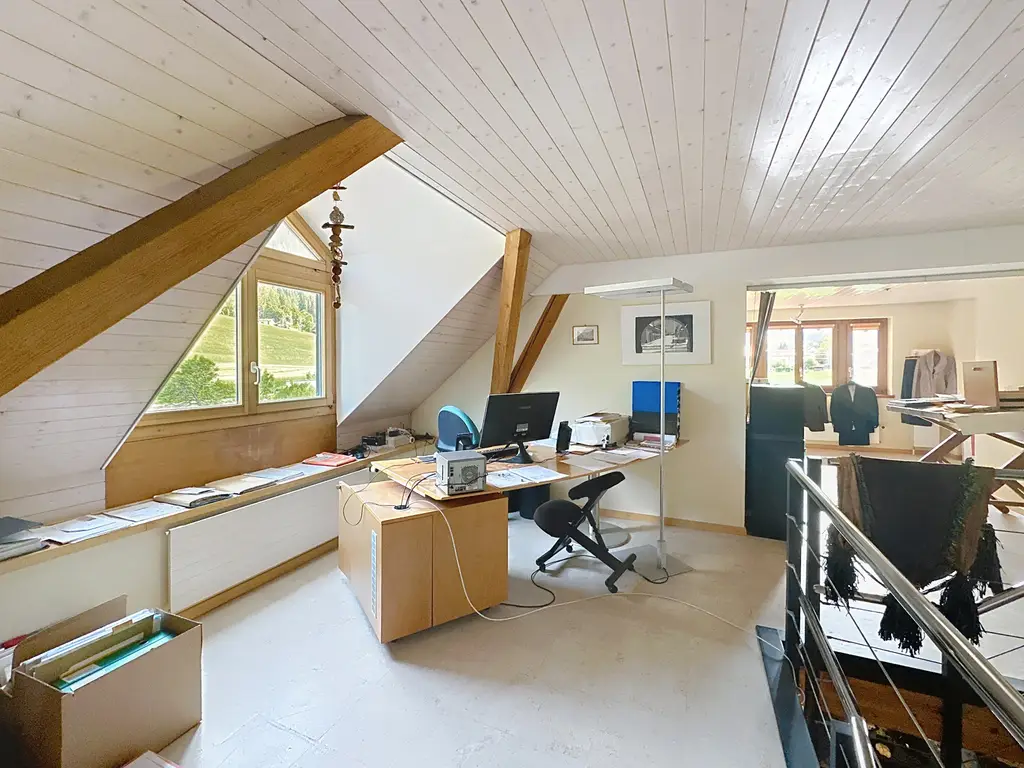 Ferme rénovée de deux logements, 383 m2 habitable – Espace, calme et élégance à portée de main