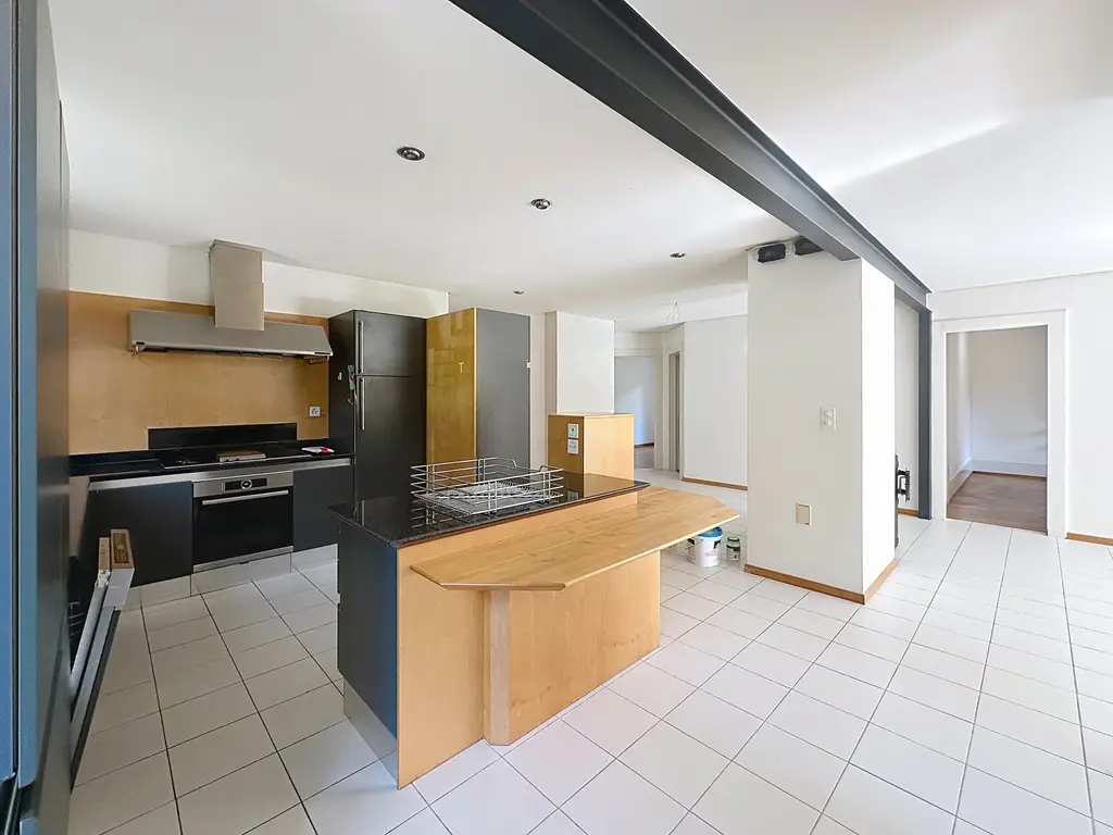Ferme rénovée de deux logements, 383 m2 habitable – Espace, calme et élégance à portée de main