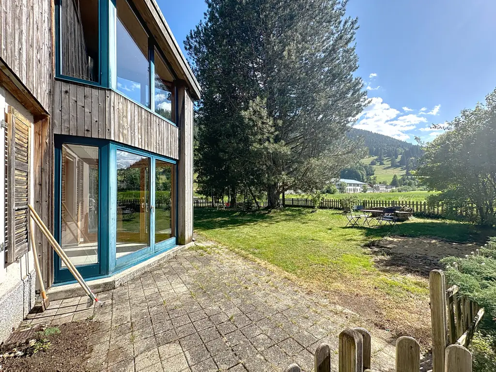 Ferme rénovée de deux logements, 383 m2 habitable – Espace, calme et élégance à portée de main