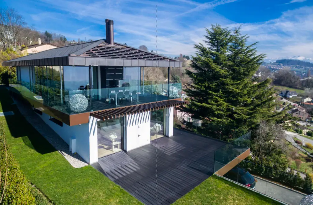 Maison d&rsquo;exception en position dominante à Belmont-Sur-Lausanne