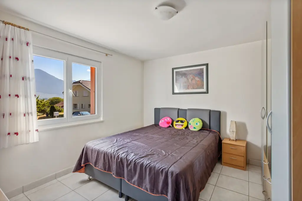 RESERVE &#8211; Charmante villa de 5,5 pièces jumelée par les garages