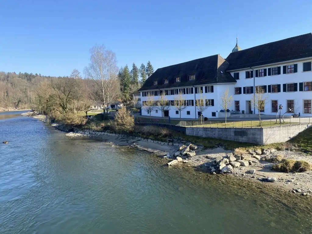 Ruhe geniessen mit Sicht auf die Berge