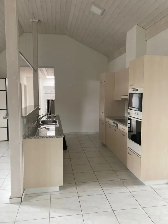 Charmante 3.5-Zimmer-Dachwohnung mit Balkon und Hobbyraum