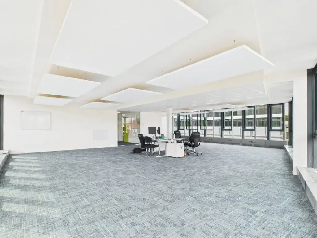 Repräsentatives Büro mit 9 Zimmern und viel Tageslicht