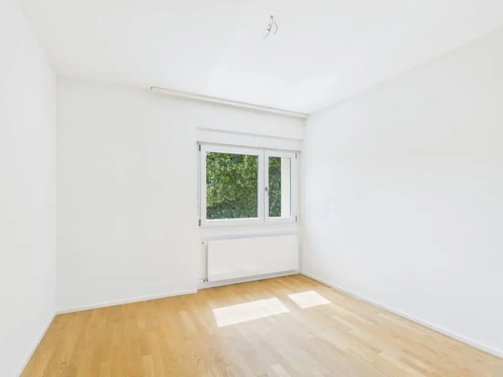 Lichtdurchflutet, mit viel Platz an zentraler Lage