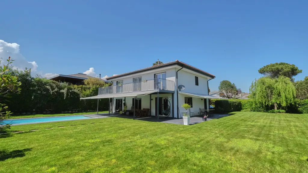 Exclusively Stunning Modern Villa in  Tannay  Close to school