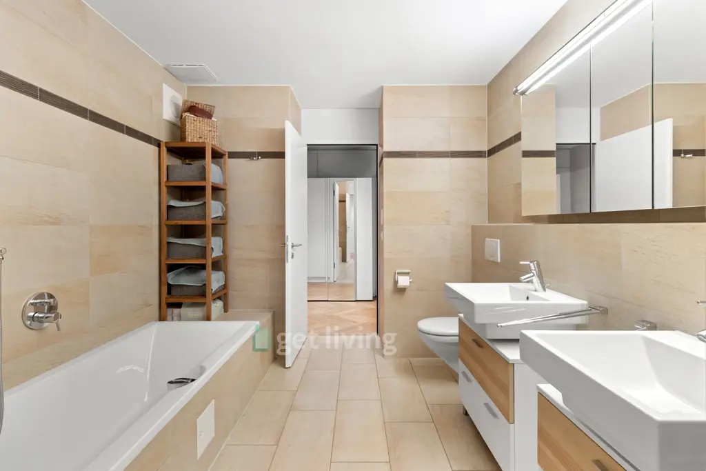 FAMILIENFREUNDLICH AN TOP LAGE MIT SEESICHT&#8211;FAMILYFRIENDLY IN A PRIME LOCATION WITH LAKE VIEW