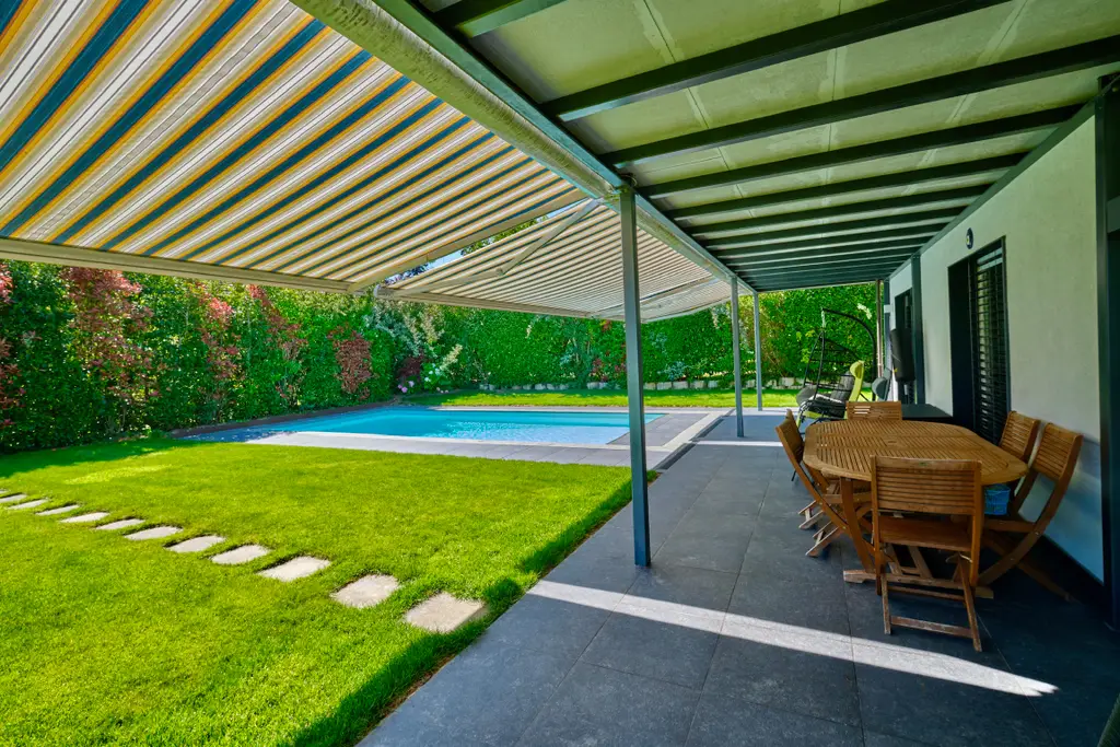 Exclusively Stunning Modern Villa in  Tannay  Close to school