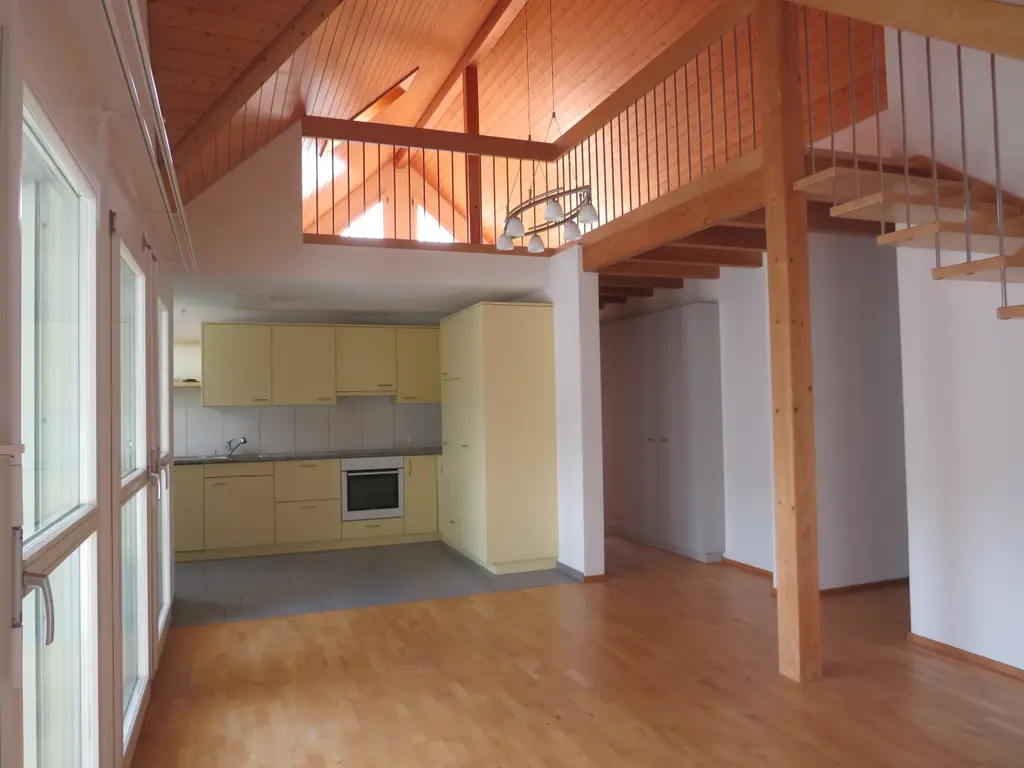 Moderne 4.5-Zimmer-Maisonette-Wohnung in idyllischer Lage