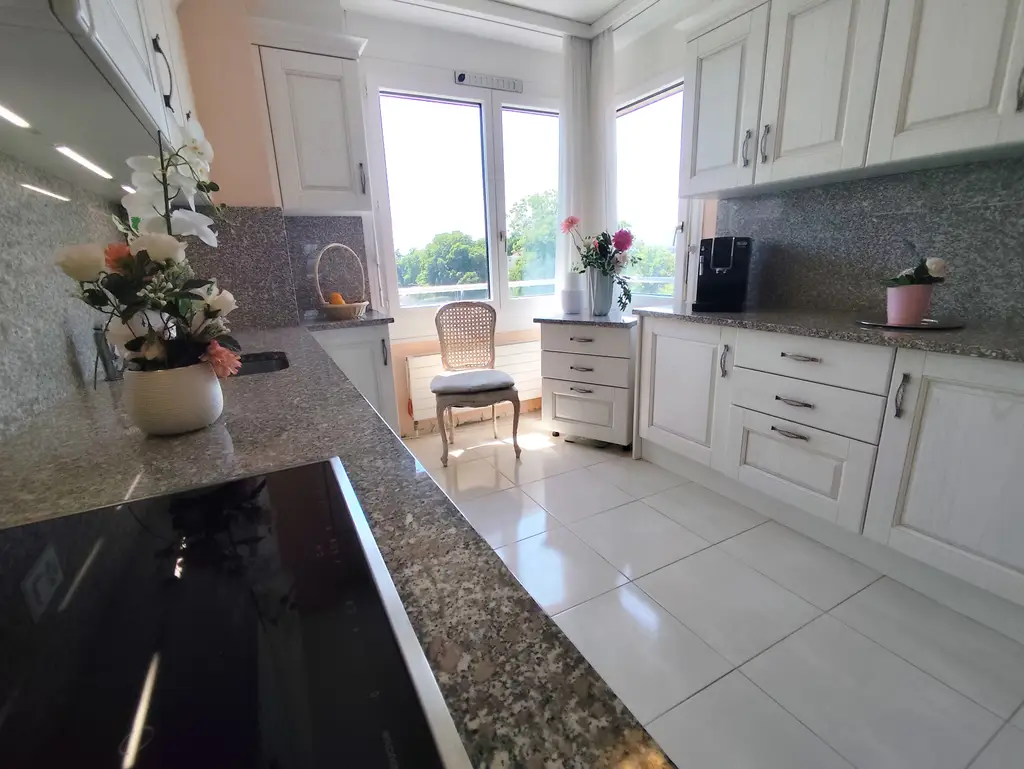 Superbe appartement de 5 pièces en attique au Grand-Saconnex