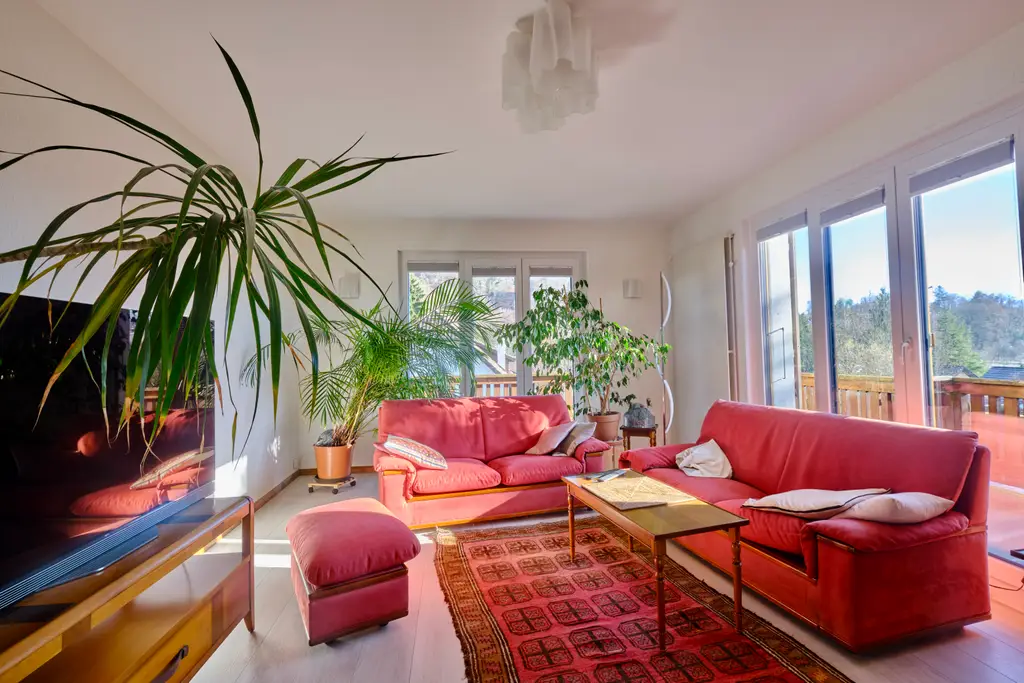 en Exclusivité Lumineux appartement avec terrasse et jardin