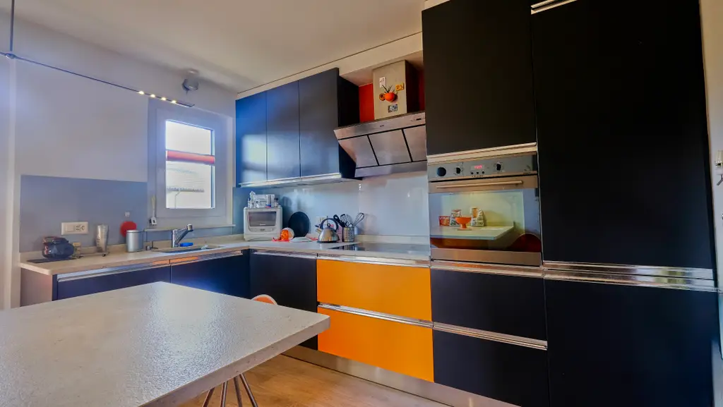 en Exclusivité Lumineux appartement avec terrasse et jardin